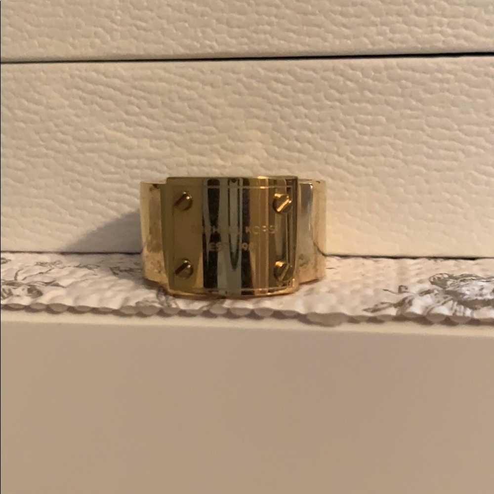 Michael Kors Ring Size 6